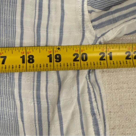 Aeropostale Long Sleeve Blue Striped Cropped Button Down Size Large - Picture 6 of 6